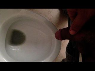 Pissing Ahhh