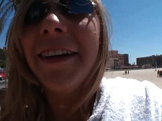 Geile Frau Lasst Sich Im Urlaub Hart Ihre Fotze Ficken