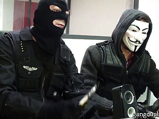 La Banquiere Se Fait Enculer