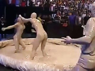 Trish Stratus Stacy Keibler Mud Wrestling !!