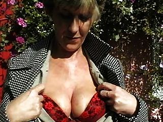 Uk Sara, A Lunchtime Drink...